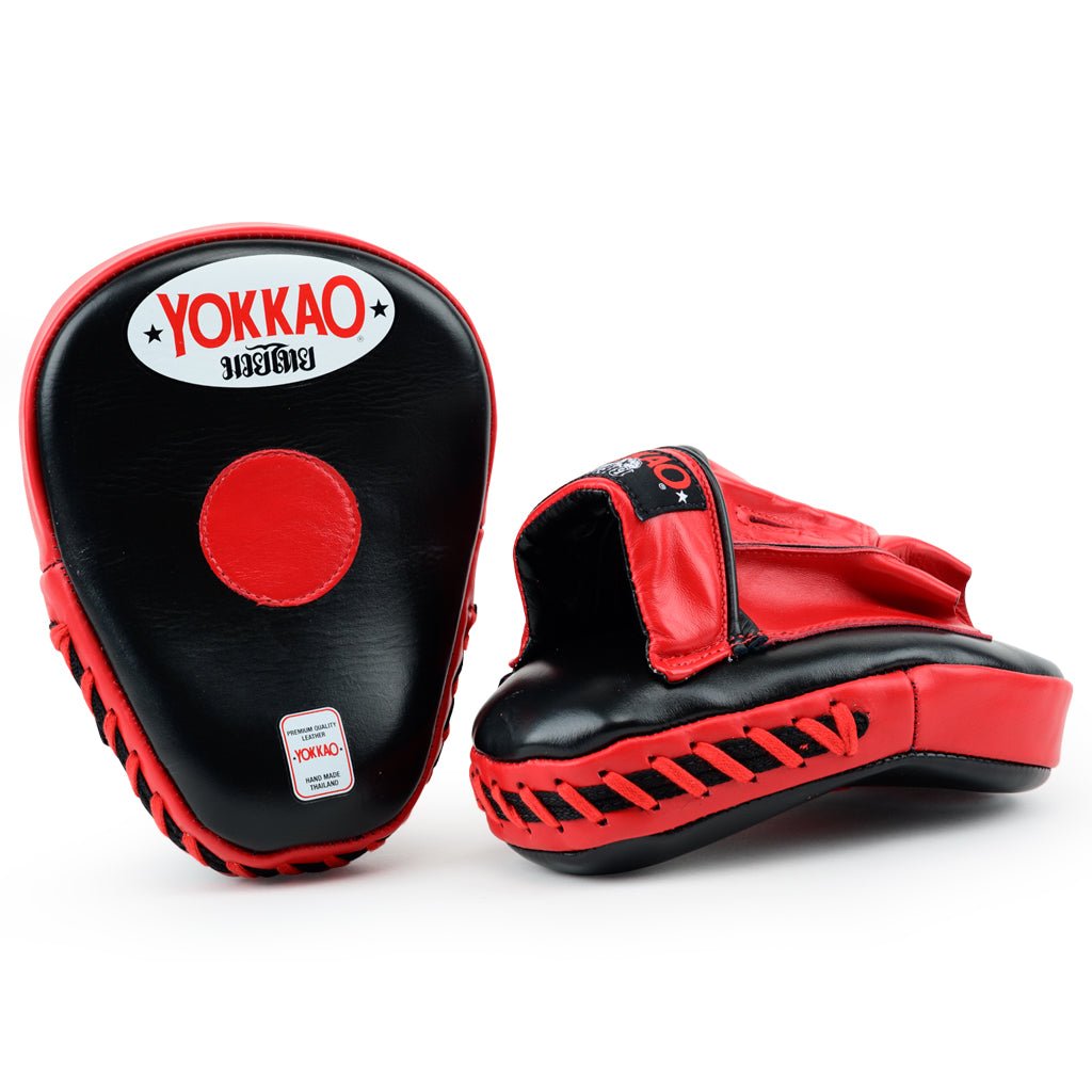 YOKKAO Curved Focus Mitts Black/Red - YOKKAO