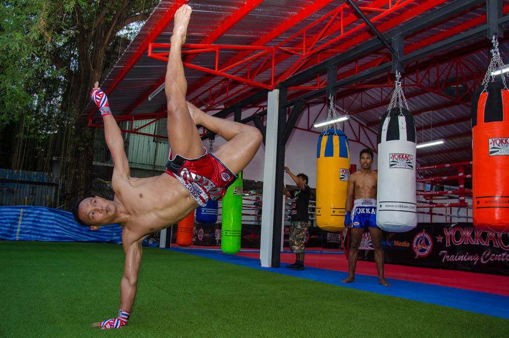 YOKKAO 22: Saenchai on Ognjen Topic's training!